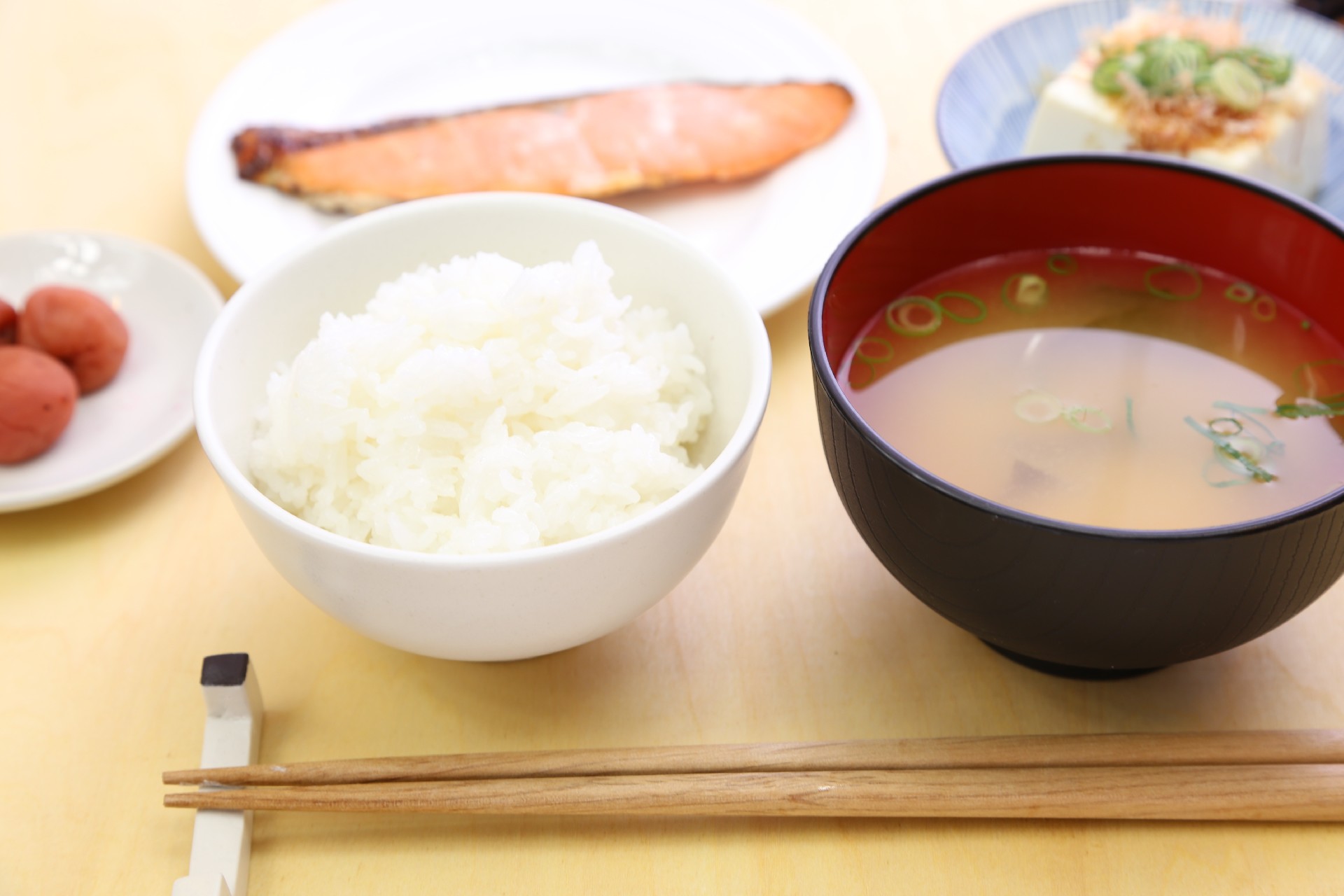 学食が無料！その背景裏の苦しい大学生懐事情